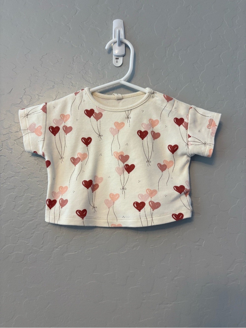 Quincy Mae heart balloon print short sleeve jersey tee size 0-3 months